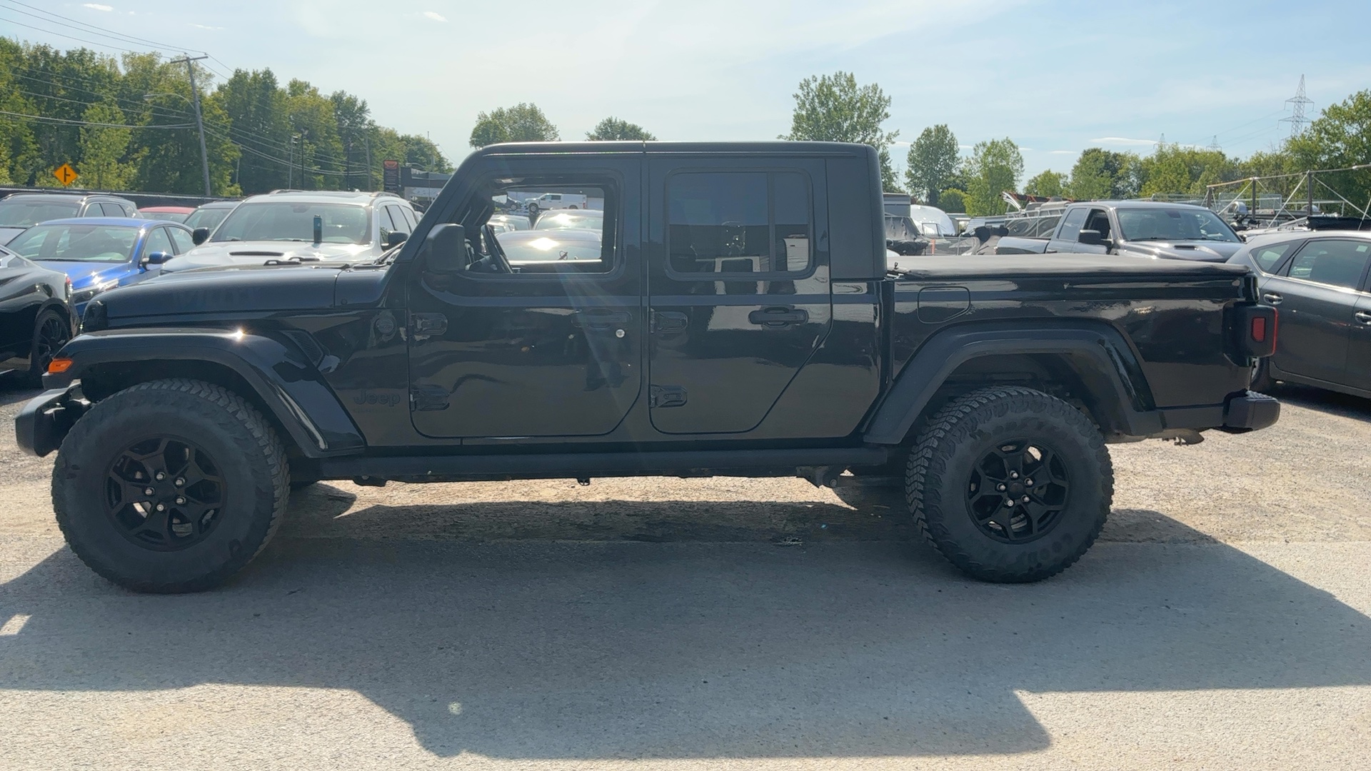 2022 Jeep Gladiator Willys