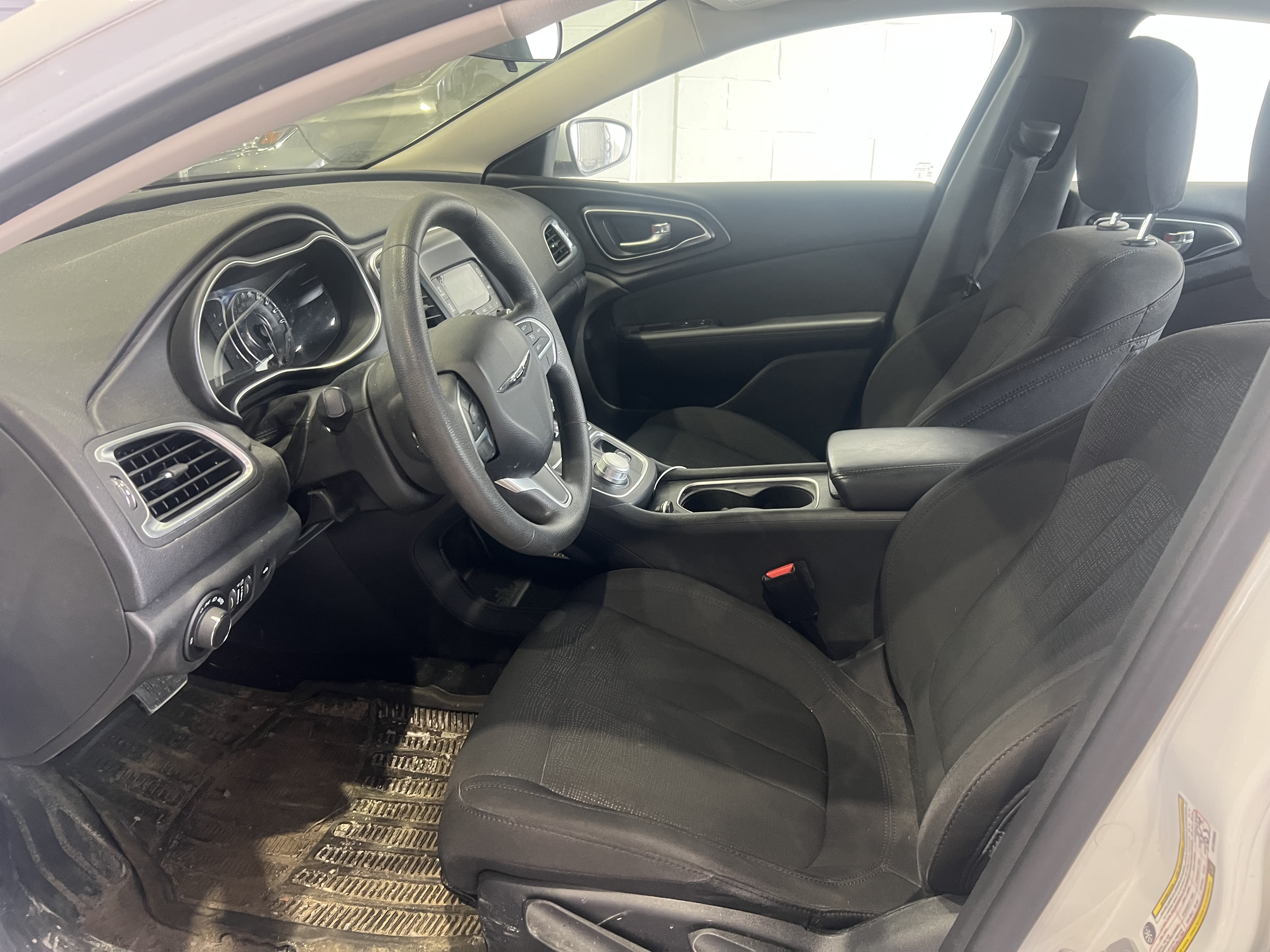 CHRYSLER 200 2016 - 6