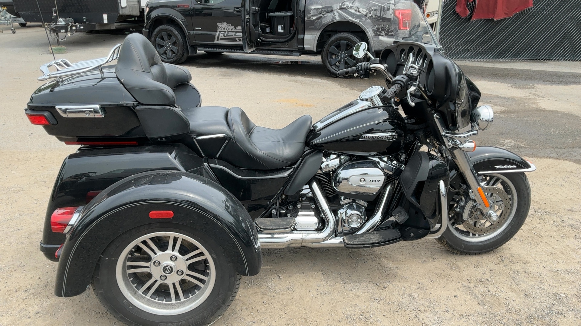2017 HARLEY-DAVIDSON FLHCUTG
