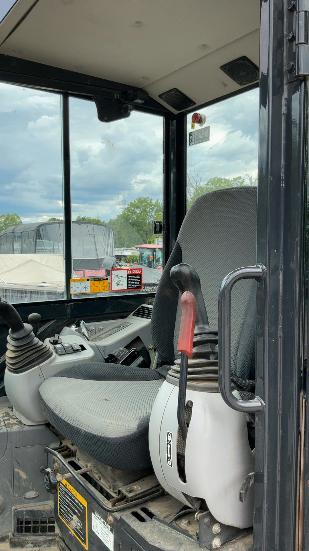 2019 HITACHI ZX6OUSB-5N