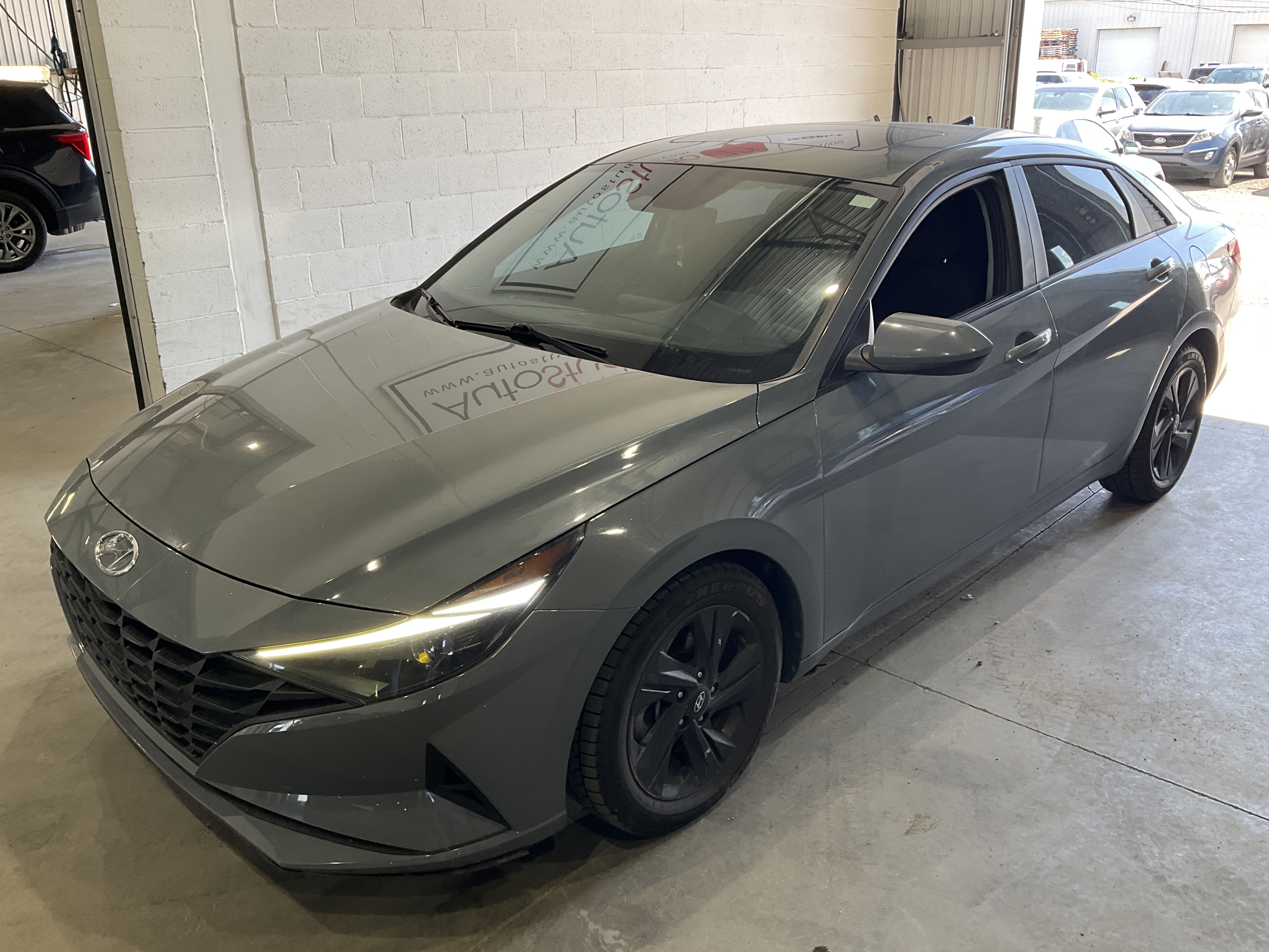 HYUNDAI ELANTRA 2022 - 3