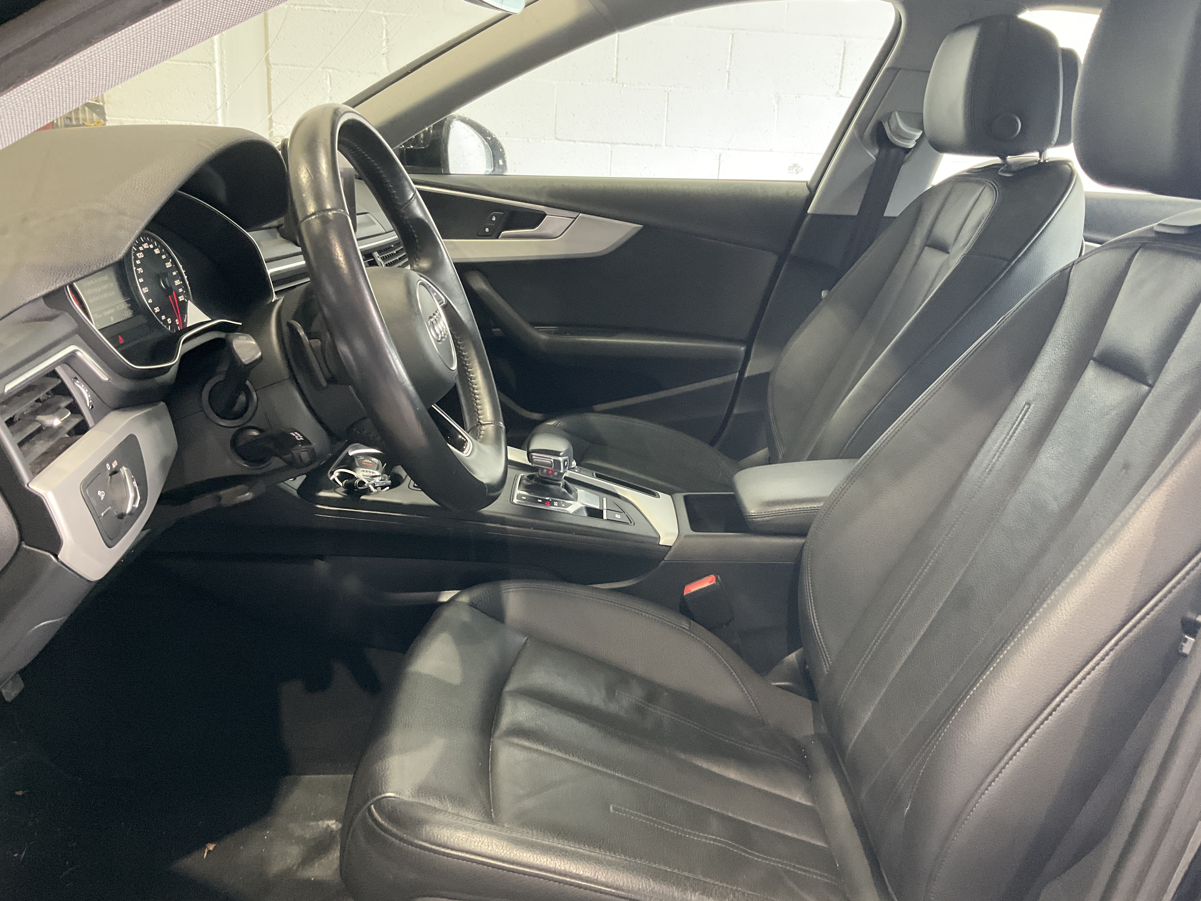 AUDI A4 SEDAN 2019 - 6