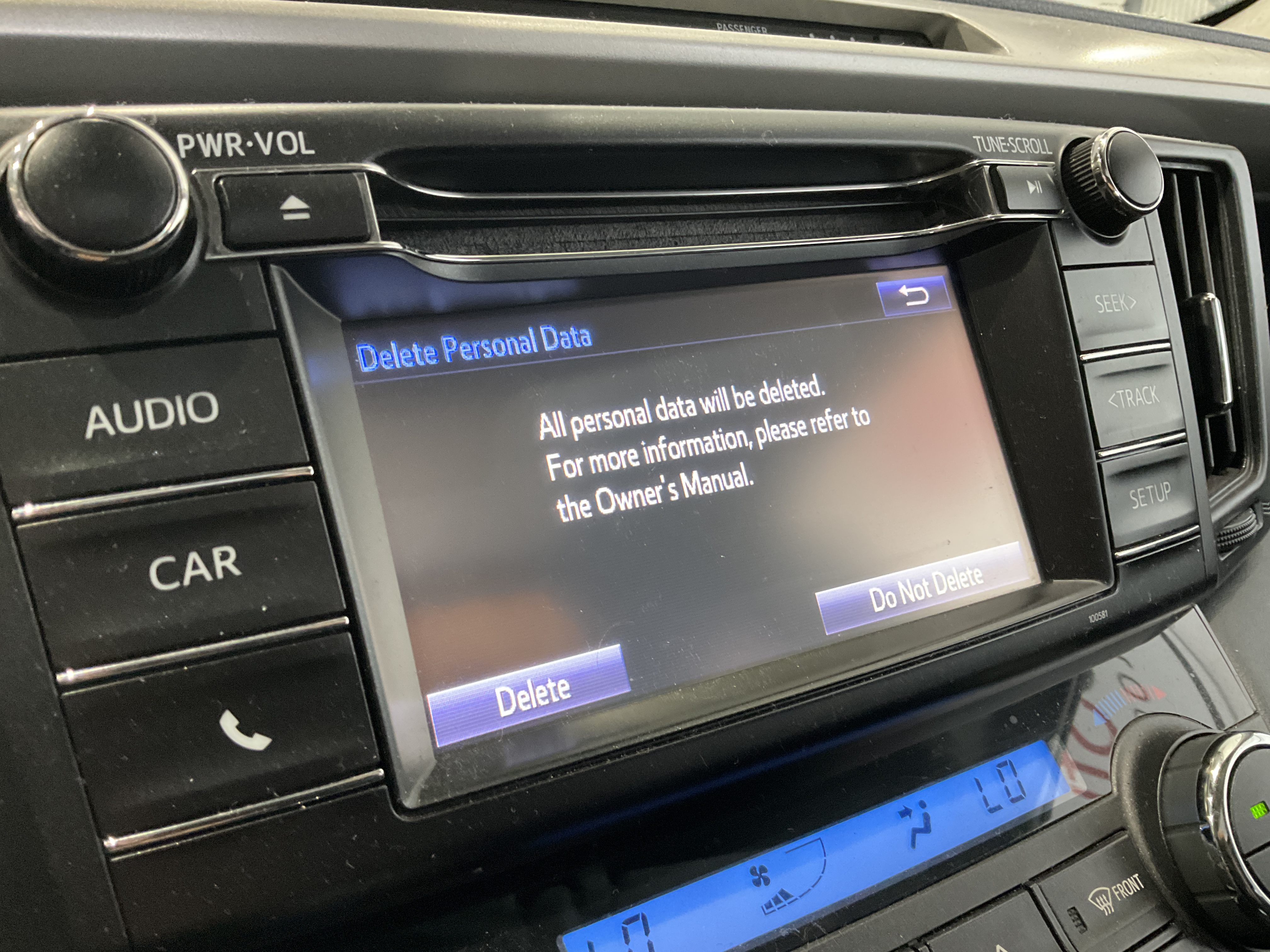 TOYOTA RAV4 2018 - 12