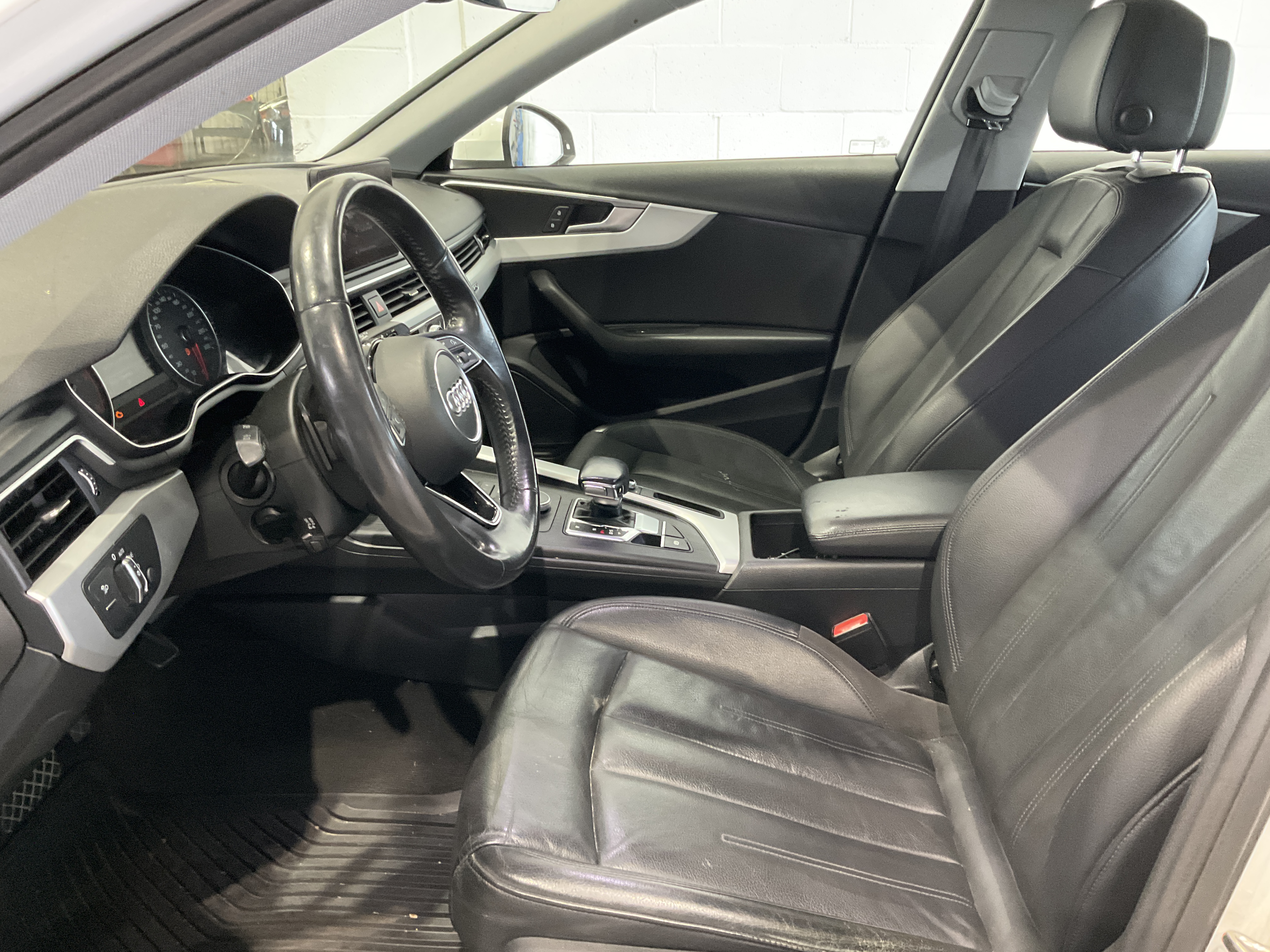 AUDI A4 SEDAN 2018 - 5