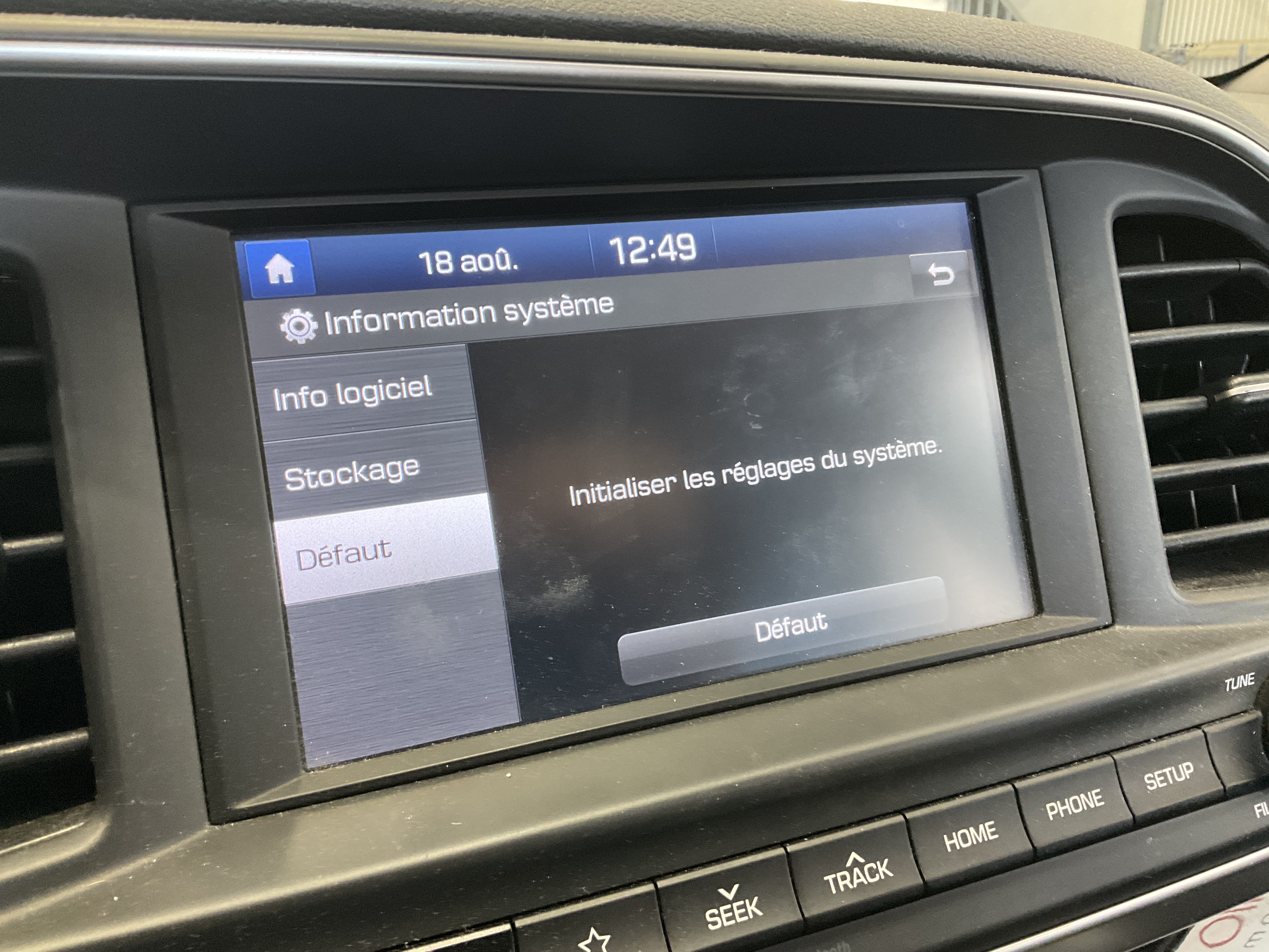 HYUNDAI ELANTRA 2019 - 11
