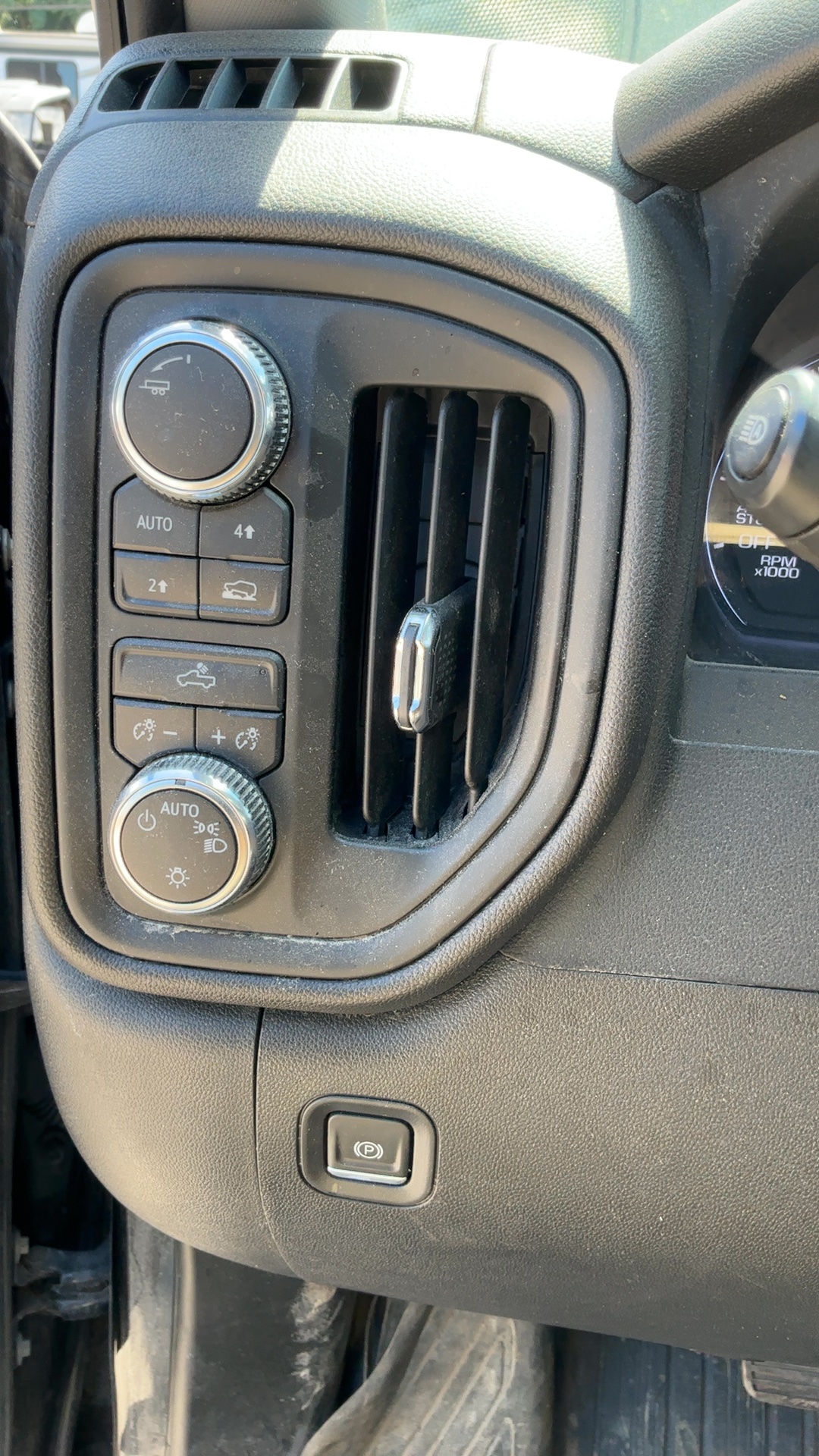 GMC SIERRA 1500 2023 - 10