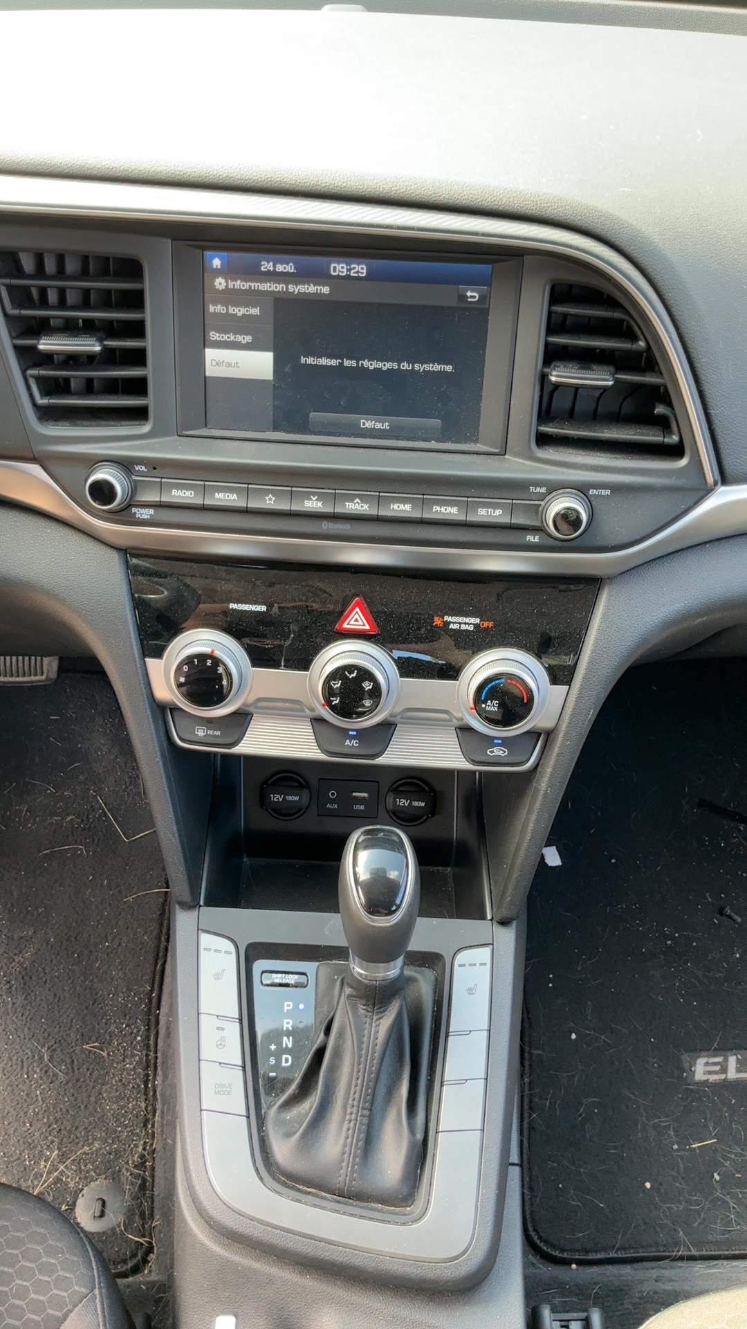 HYUNDAI ELANTRA 2020 - 12