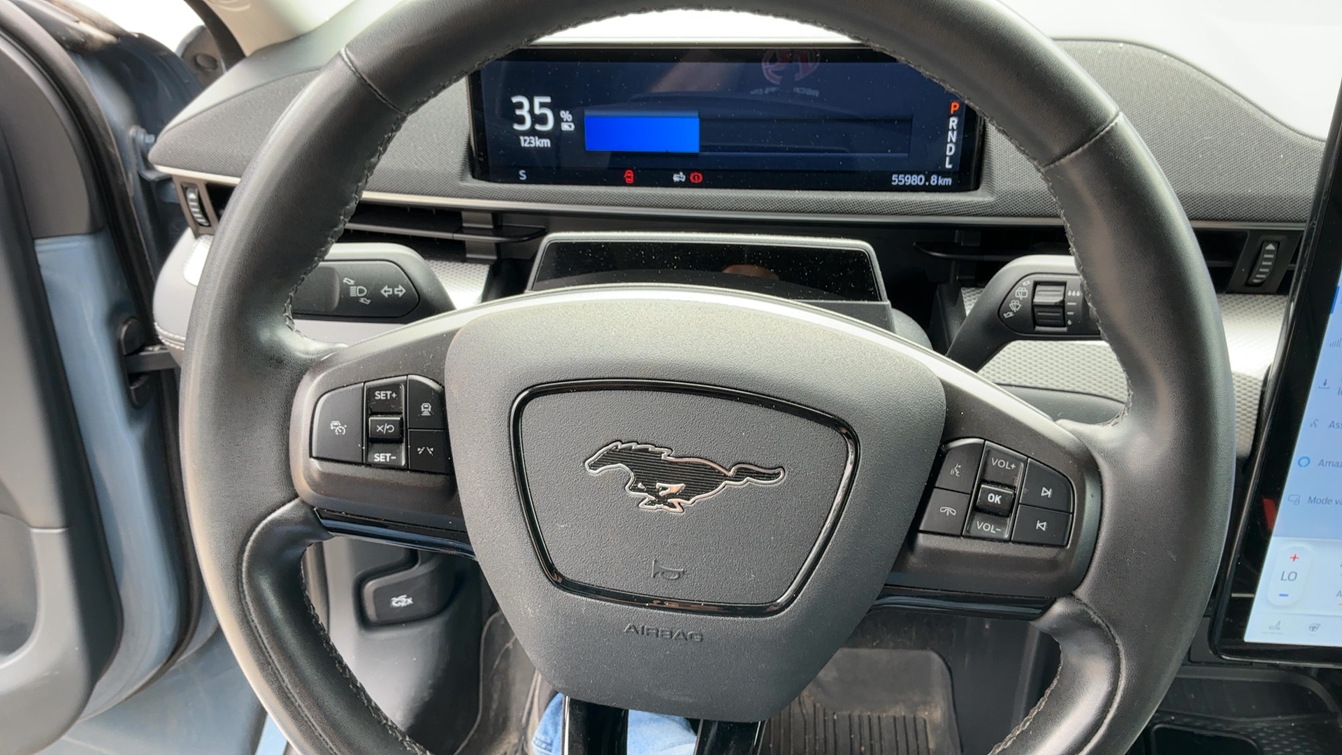 FORD MUSTANG MACH-E 2023 - 12