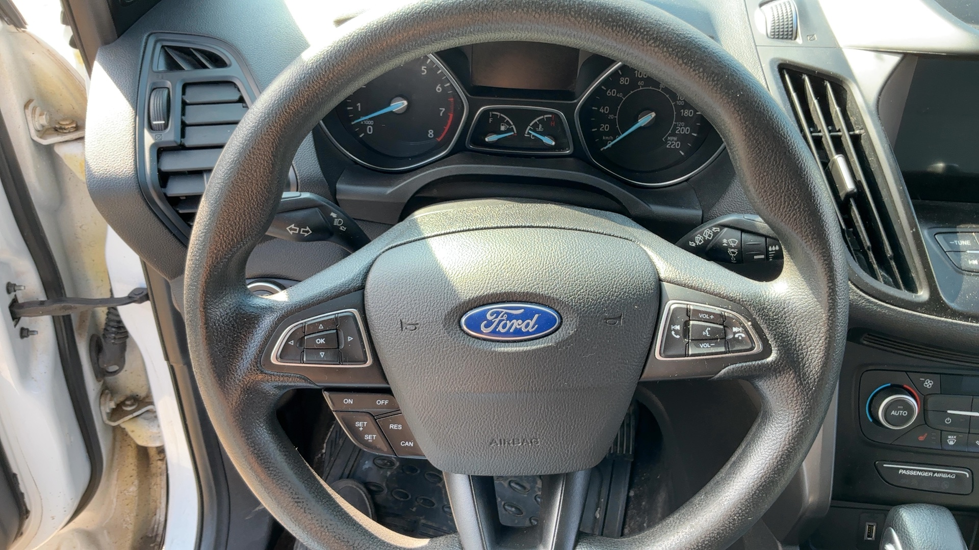 FORD ESCAPE 2019 - 10