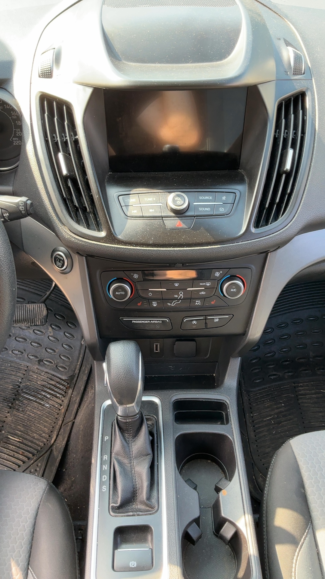 FORD ESCAPE 2019 - 11