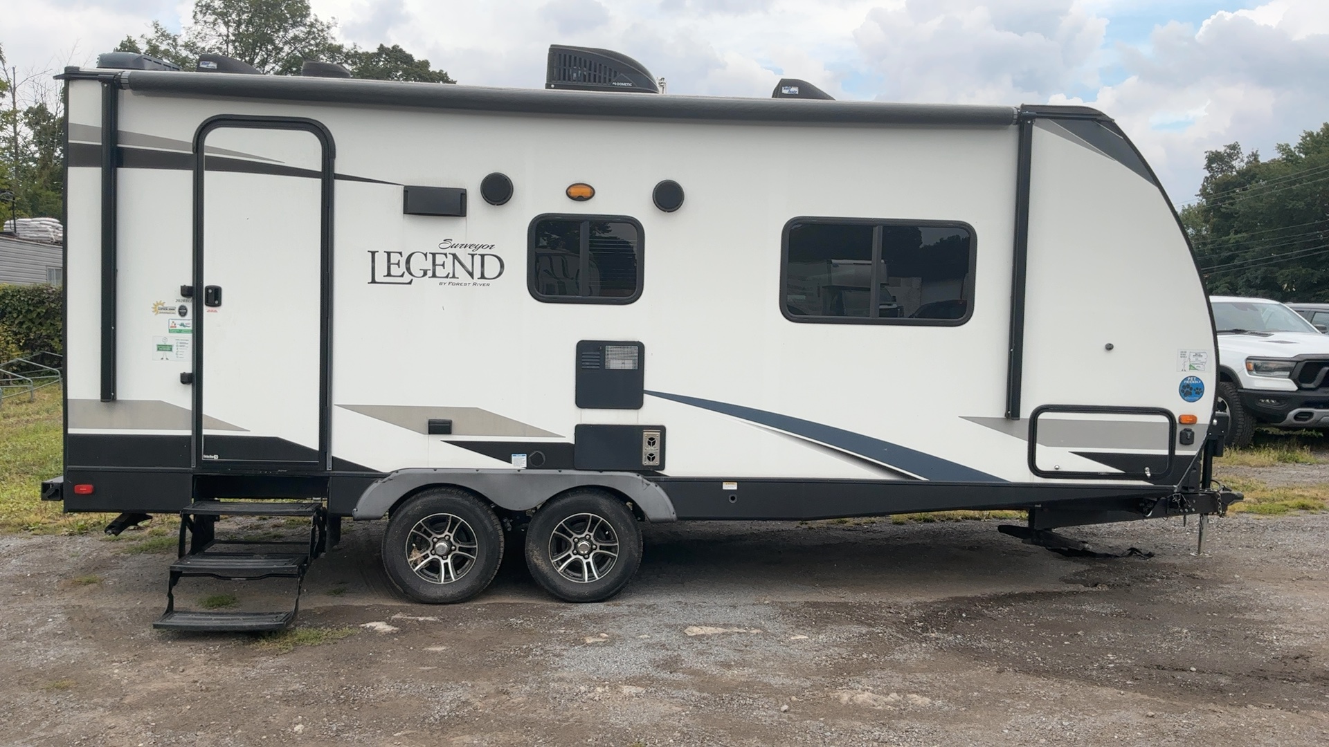 2020 FOREST RIVER SURVEYOR LEGEND 202RBLE