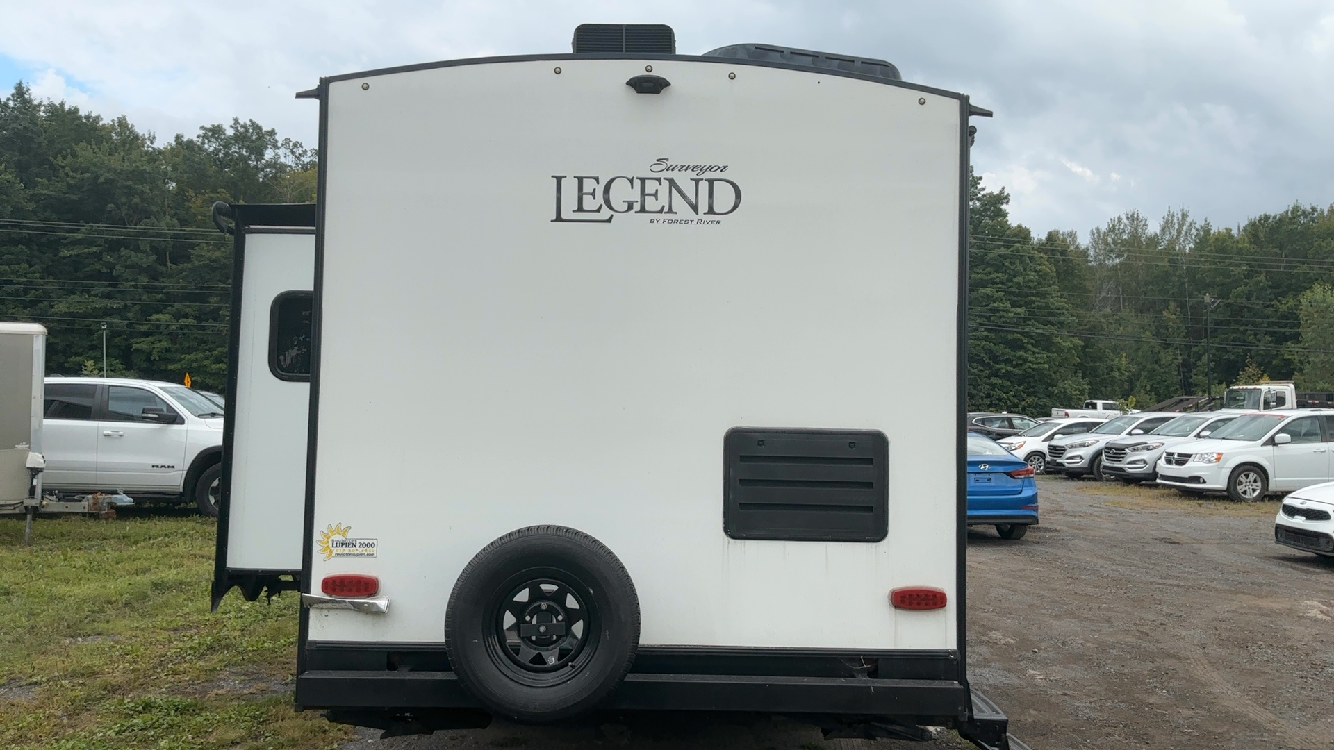2020 FOREST RIVER SURVEYOR LEGEND 202RBLE