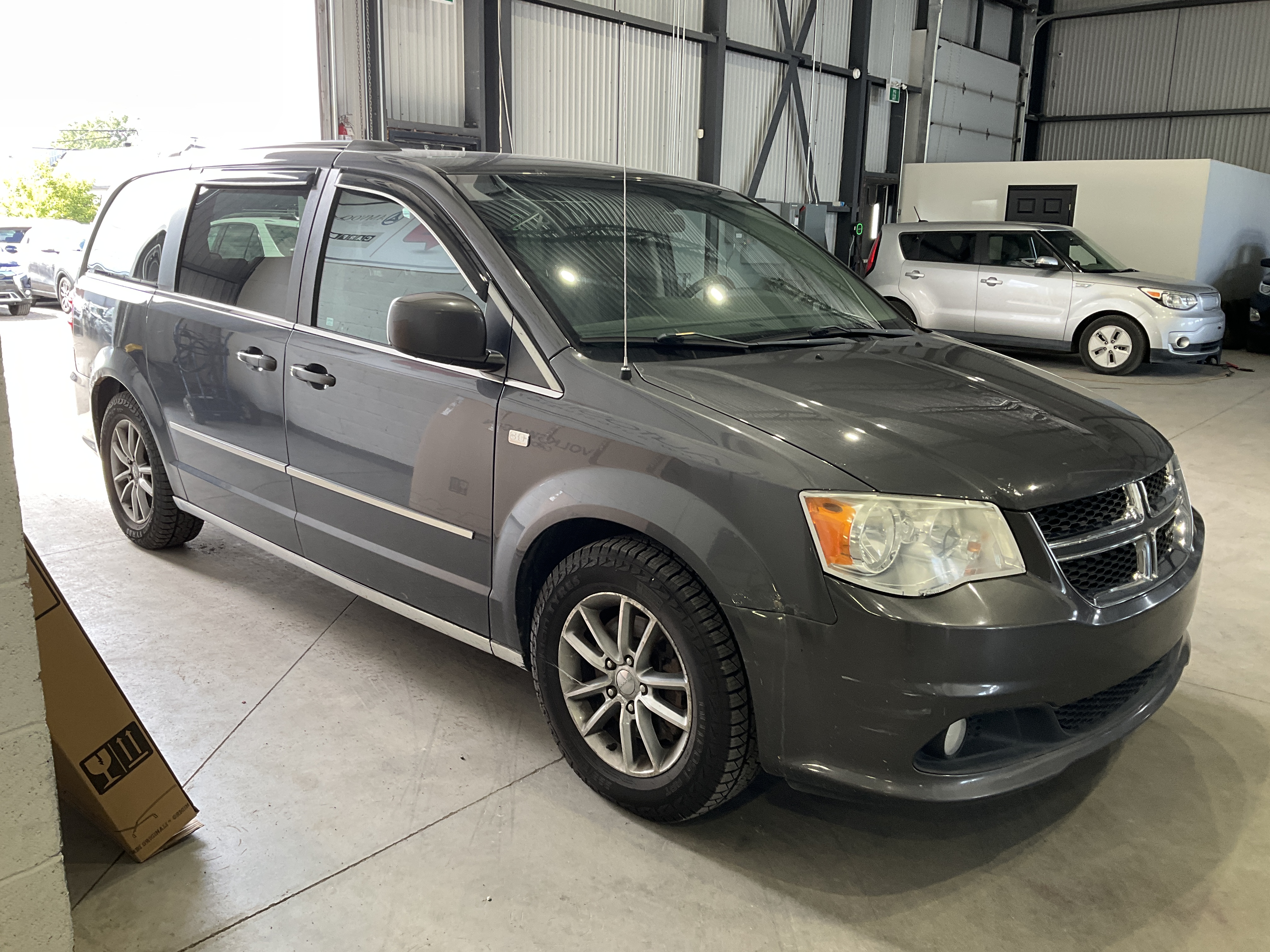 2014 Dodge Grand Caravan 30th Anniversary