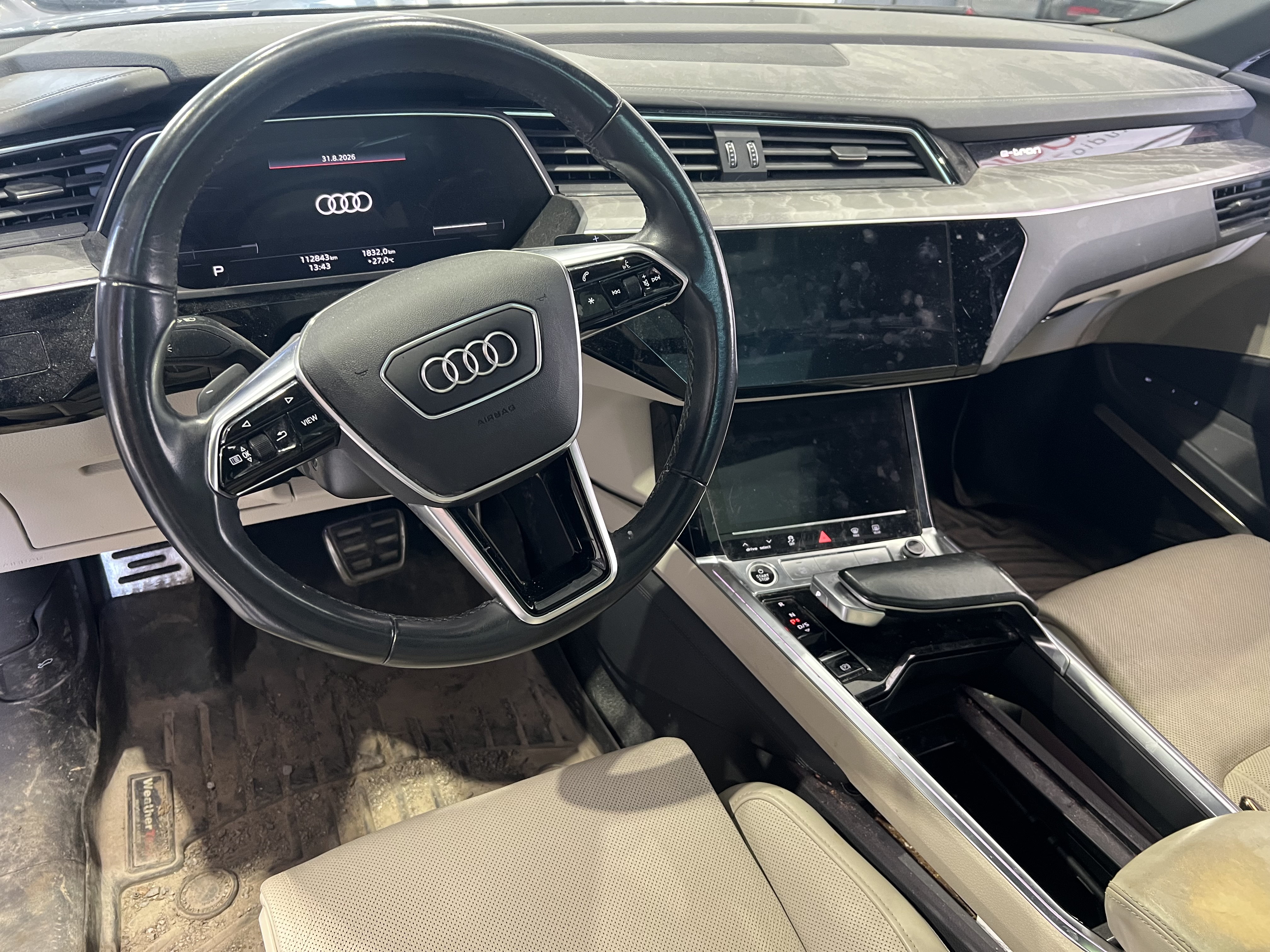 AUDI E-TRON 2022 - 7