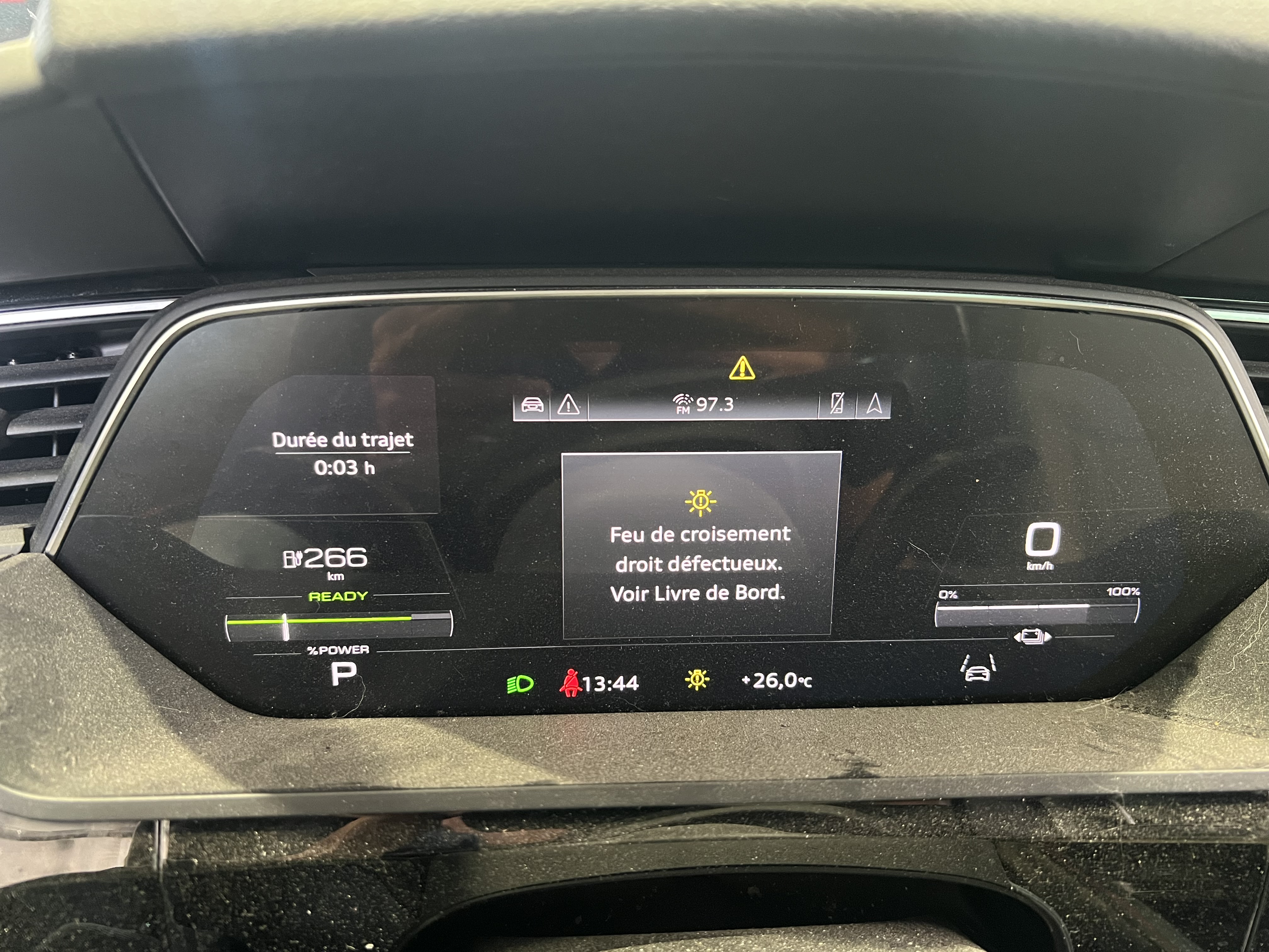 AUDI E-TRON 2022 - 11