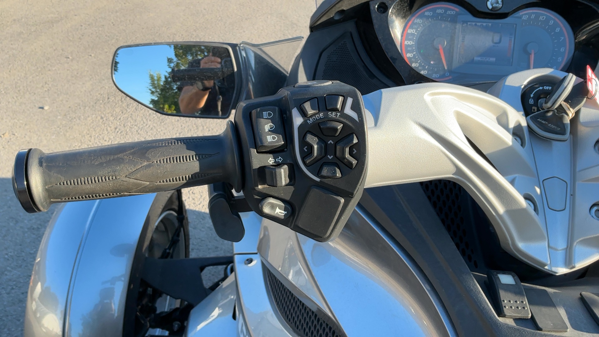 CAN-AM SPYDER 2013 - 7