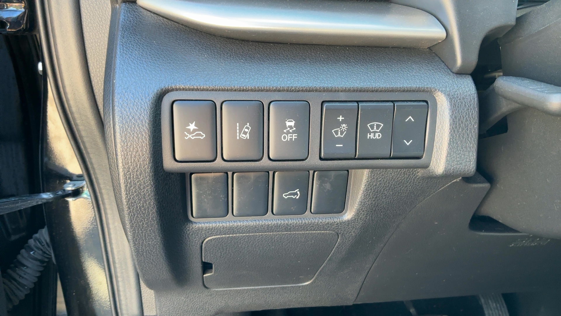 MITSUBISHI ECLIPSE CROSS 2024 - 10
