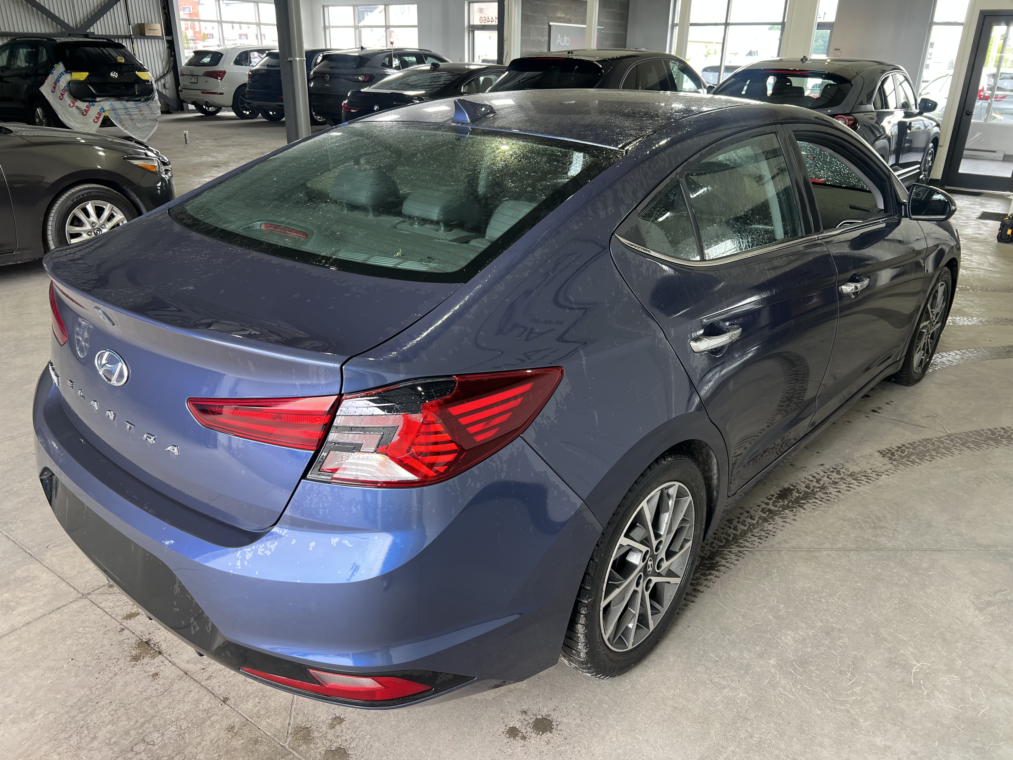 2019 Hyundai Elantra Luxury
