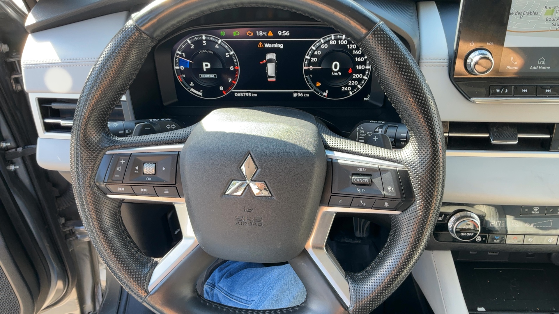 MITSUBISHI OUTLANDER 2024 - 12