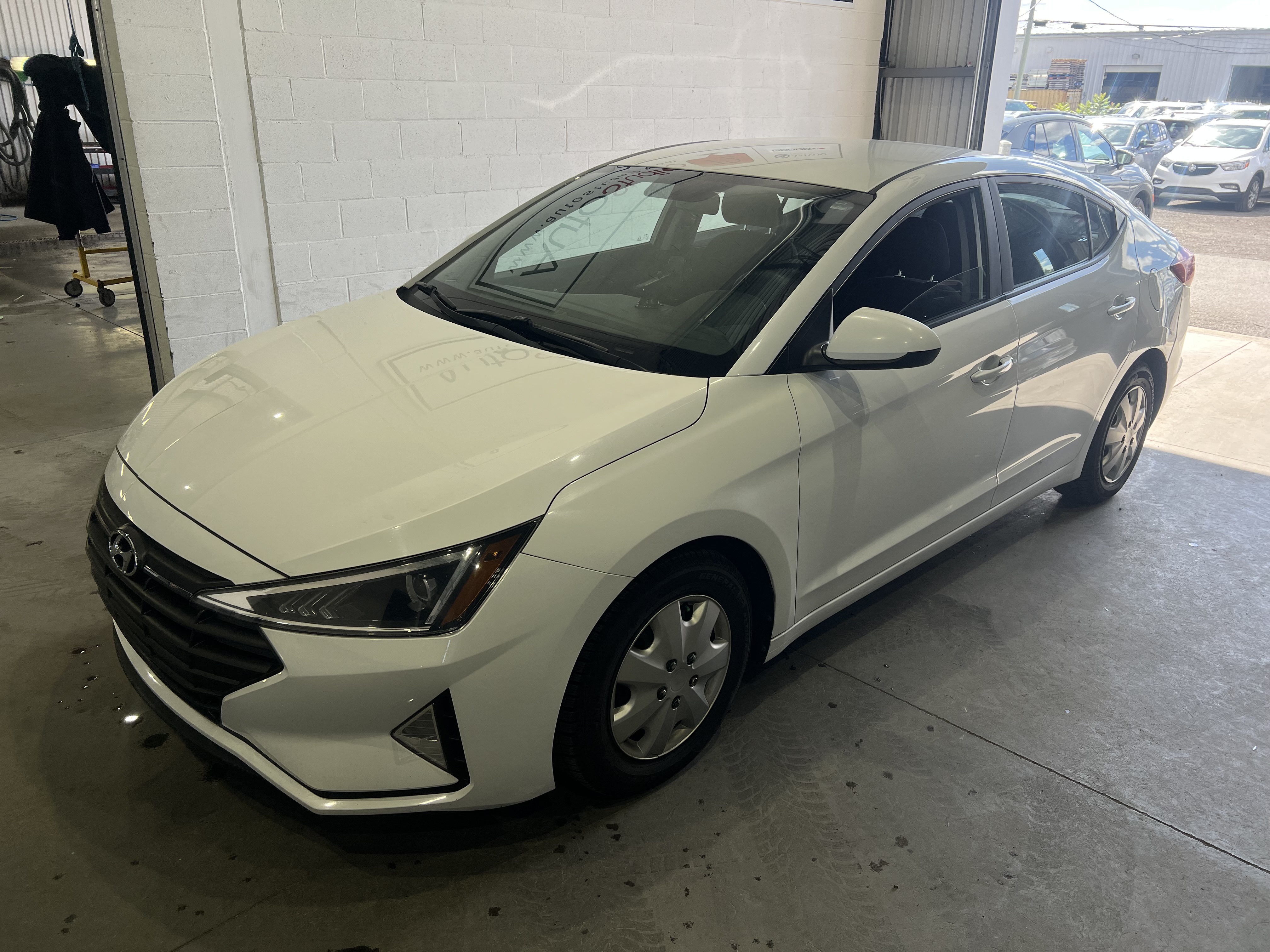 2019 Hyundai Elantra Essential
