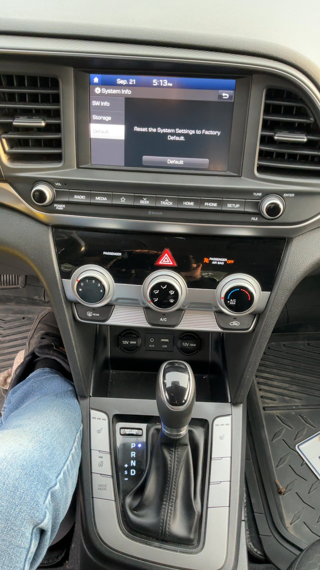HYUNDAI ELANTRA 2020 - 12