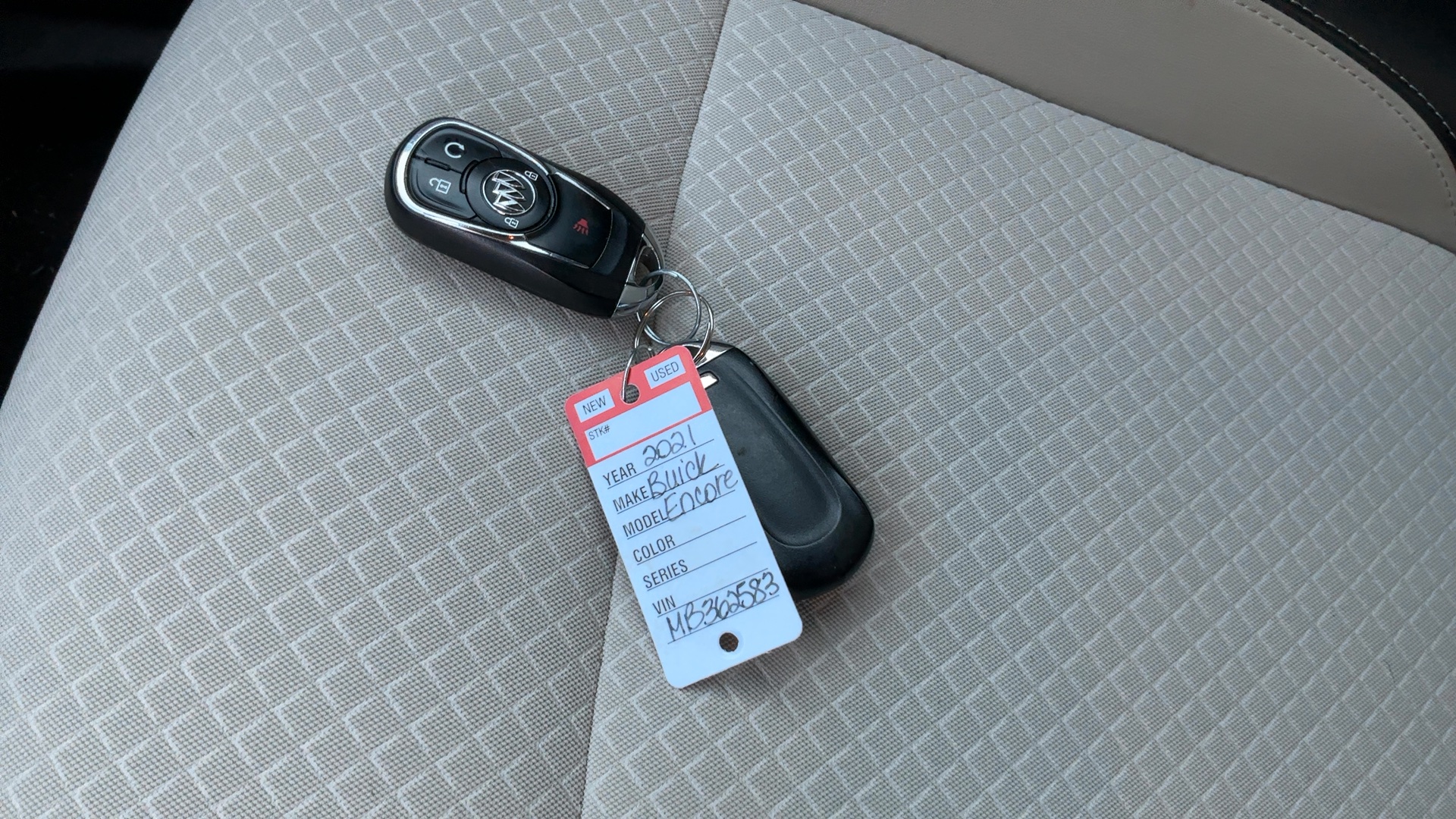 BUICK ENCORE 2021 - 11
