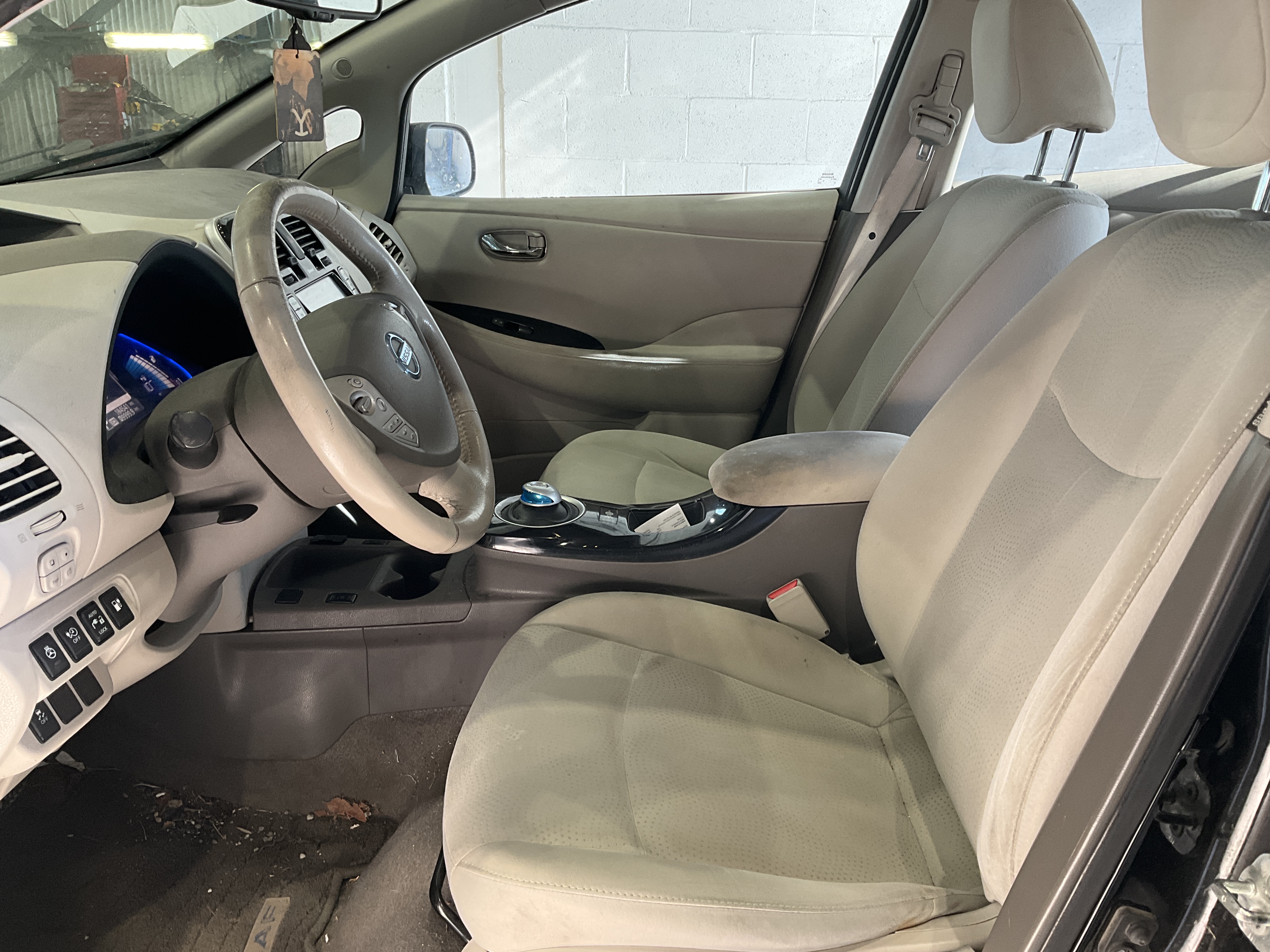2015 Nissan LEAF