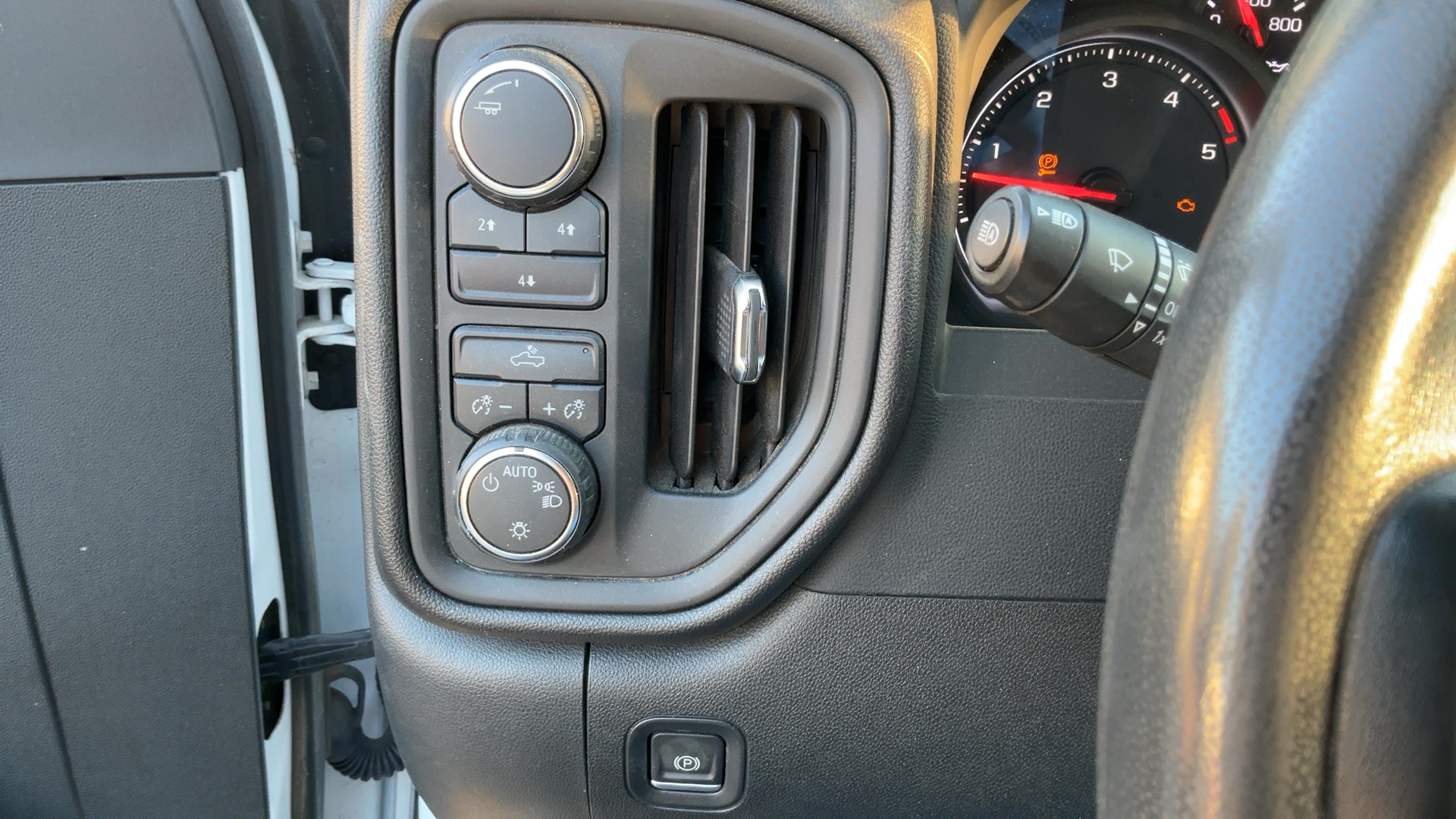 CHEVROLET SILVERADO 3500HD 2024 - 11