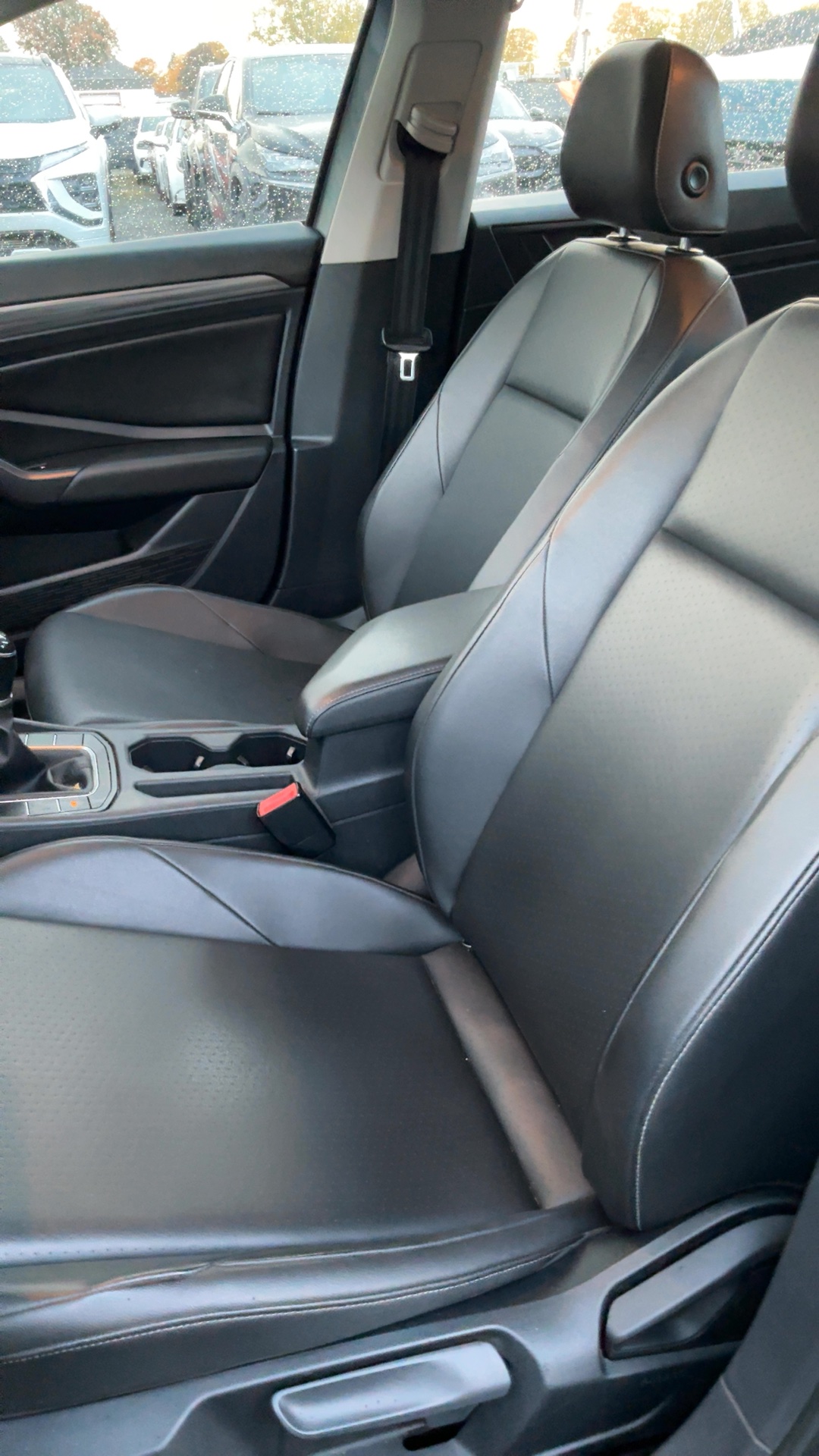 VOLKSWAGEN JETTA 2019 - 6