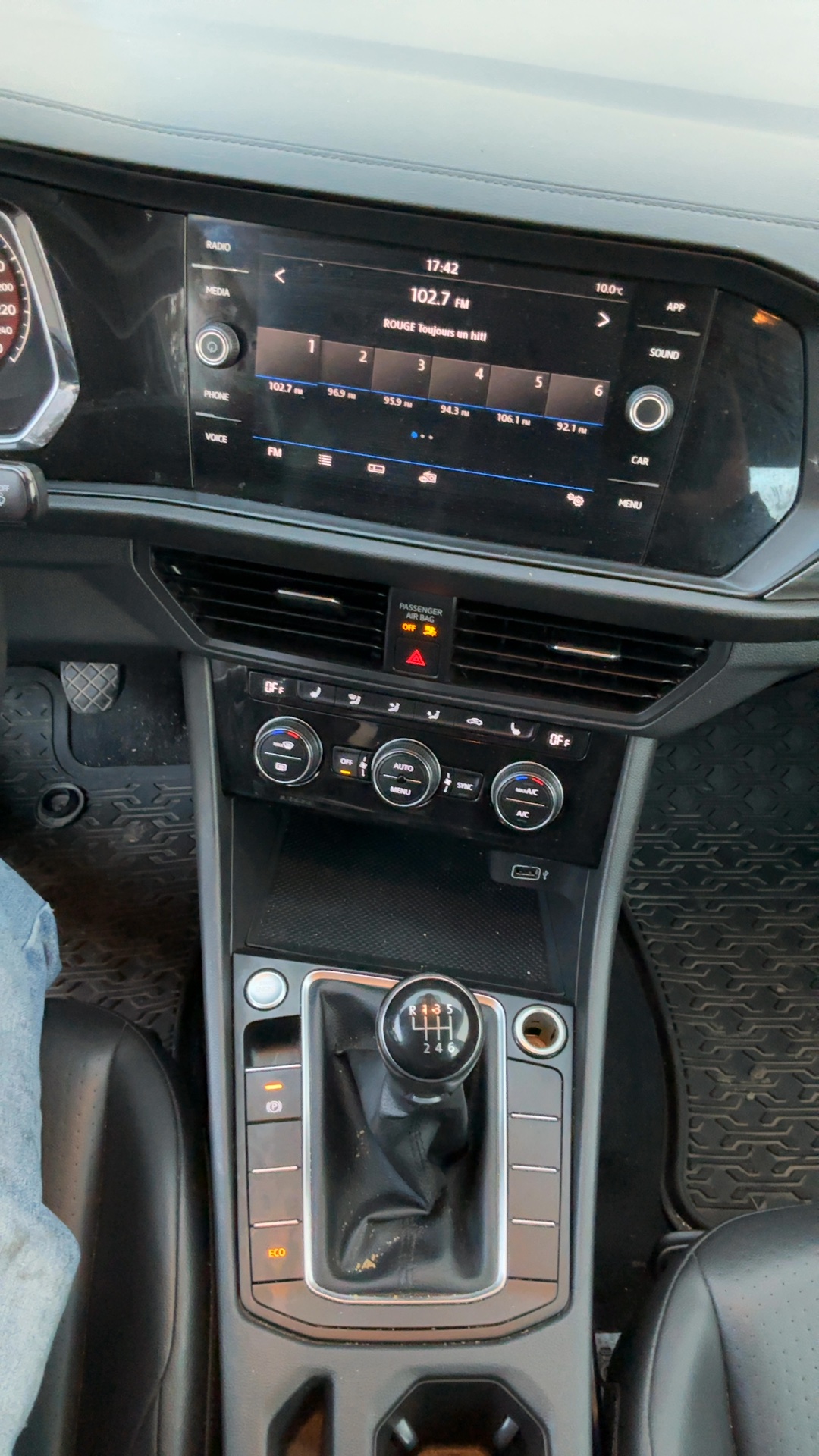 VOLKSWAGEN JETTA 2019 - 14
