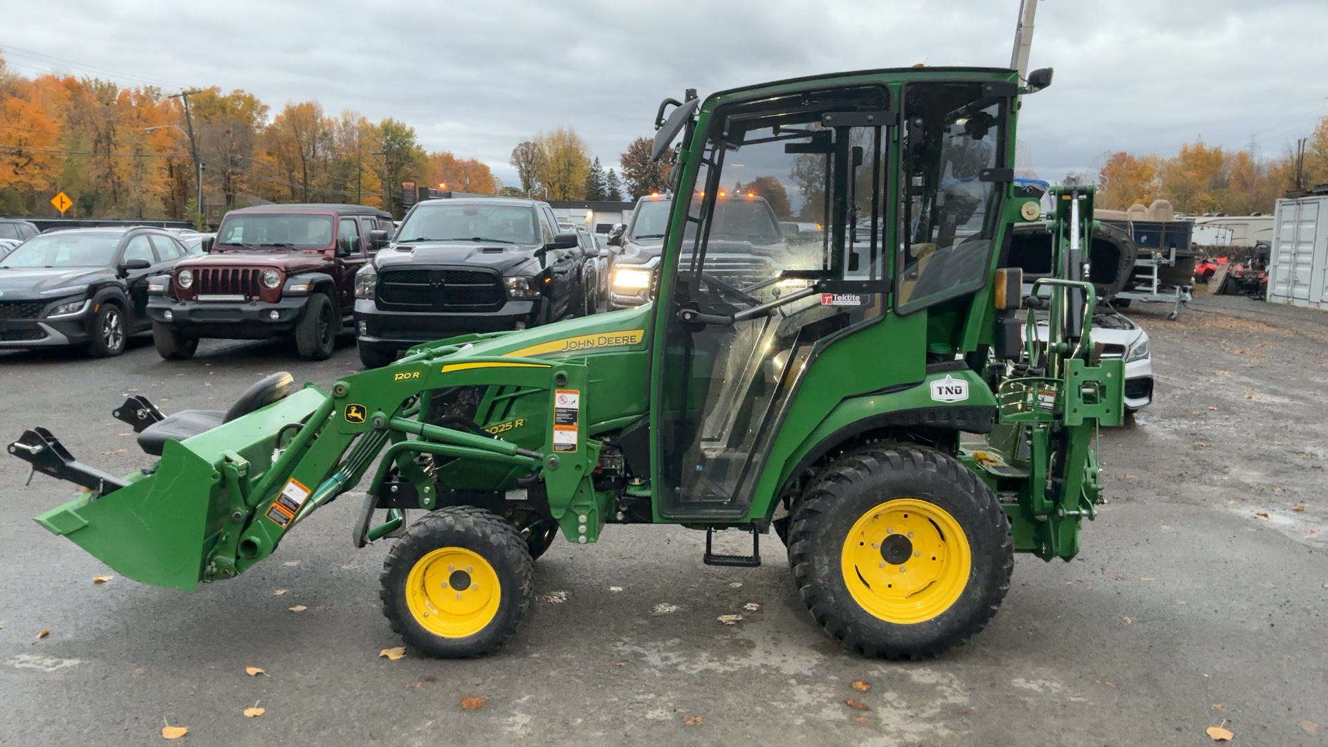 JOHN DEERE 2025R 2023 - 3