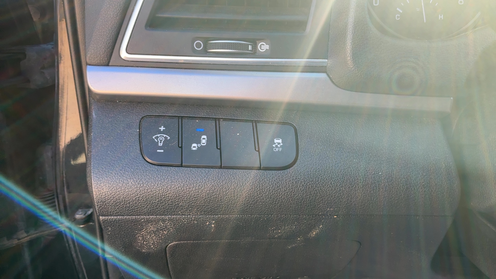 HYUNDAI ELANTRA 2017 - 12