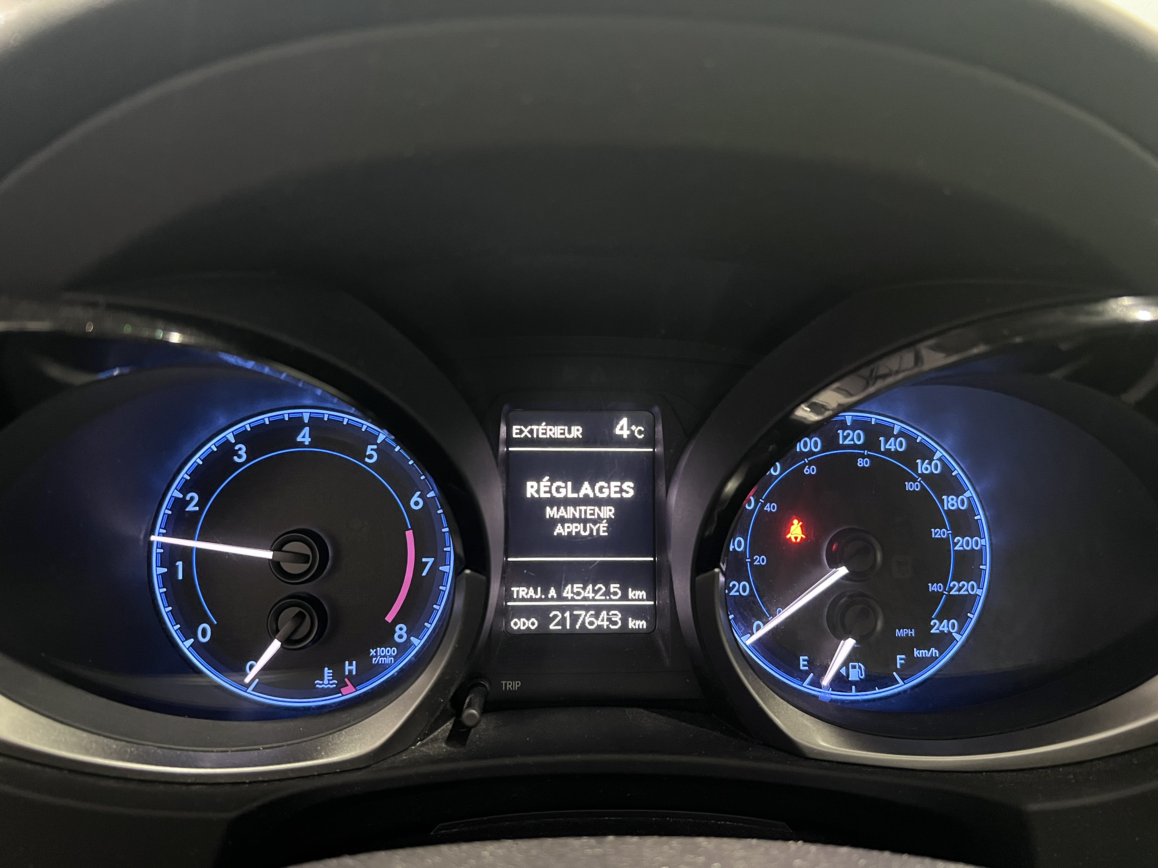 TOYOTA COROLLA 2016 - 8